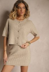 Beżowy Kardigan z Wełną i Ozdobnymi Guzikami i Tłoczeniem Halanira. Brązowe kardigany damskie Renee, z aplikacjami, z wełny, eleganckie, bez kołnierzyka. Za 129.99 zł.