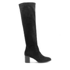 Kozaki DeeZee. Czarne kozaki damskie DeeZee, bez wzorów, bez obcasa, na słupku, bez zapięcia. Za 139.99 zł.