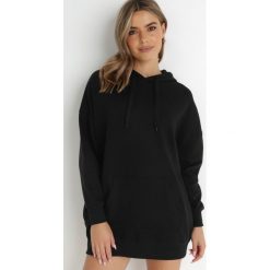 Czarna Bluza z Kapturem Dagdere. Czarne bluzy damskie Born2be, na jesień, s, bez wzorów, z dzianiny, casualowe, bez ramiączek, z kapturem. Za 89.99 zł.