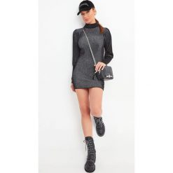 SUKIENKA VALSESIA JOHN RICHMOND. Sukienki damskie John Richmond, xs, bez wzorów, eleganckie, bez kołnierzyka, bez ramiączek. Za 1,379.00 zł.