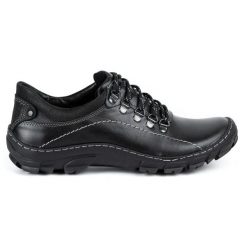 KOMODO Buty trekkingowe męskie skóra 700 czarne. Czarne trekkingi męskie na jesień, z jeansu, bez zapięcia. Za 367.89 zł.