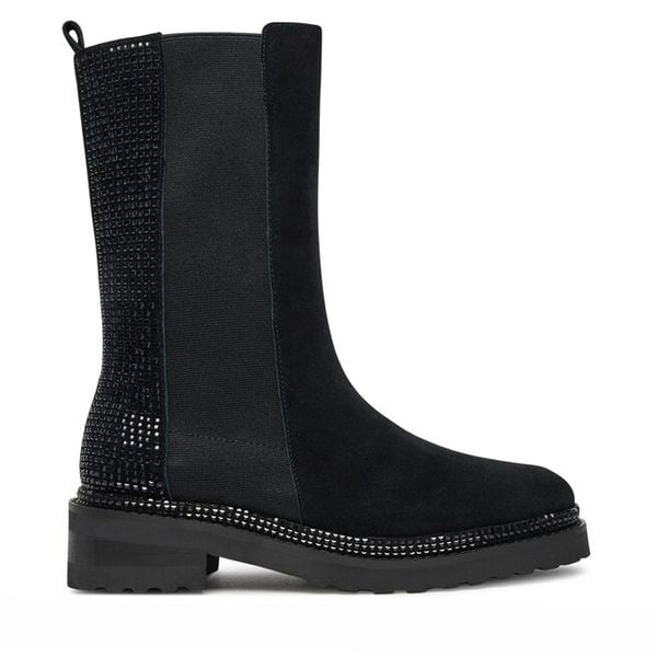 Botki Alma En Pena. Czarne botki damskie Alma En Pena, bez wzorów, bez obcasa, na płaskiej podeszwie, bez zapięcia. Za 569.99 zł.