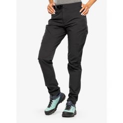 Spodnie turystyczne damskie Mountain Equipment Comici Pant Regular. Czarne spodnie sportowe damskie MOUNTAIN EQUIPMENT, bez wzorów, sportowe, trekkingowe. Za 445.99 zł.