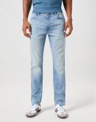 MĘSKIE SPODNIE WRANGLER LARSTON PALAMINO 112350842 W18S017958. Jeansy męskie Wrangler, z jeansu. Za 229.99 zł.