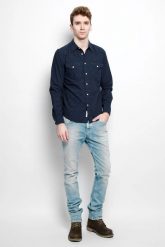 LEE WORKER SHIRT MĘSKA KOSZULA DŁUGI RĘKAW BRIGHT NAVY L866ZICF. Niebieskie koszule męskie Lee, l, bez wzorów, bez kołnierzyka, bez ramiączek. W wyprzedaży za 79.99 zł.
