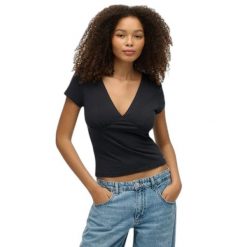 T-shirt koronkowy z rękawami dla kobiet Superdry. Niebieskie t-shirty damskie Superdry, bez wzorów, z koronki, bez kołnierzyka, bez ramiączek. Za 140.60 zł.