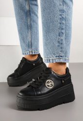 Czarne Sneakersy Vices na Grubej Podeszwie z Metaliczną Ozdobą Tatorelis. Czarne obuwie sportowe damskie Born2be, z aplikacjami, z jeansu, bez zapięcia. Za 129.99 zł.