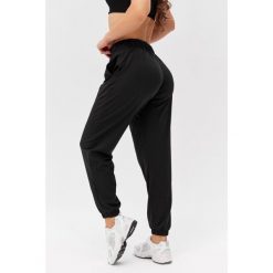 Damskie spodnie dresowe Rough Radical Chillfit Long. Czarne spodnie dresowe damskie ROUGH RADICAL, bez wzorów, z dresówki, sportowe, na fitness i siłownię. W wyprzedaży za 144.42 zł.