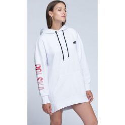 Bluza kibica damska BLD500 - biały. Białe bluzy damskie 4F, bez wzorów, z bawełny, bez ramiączek, bez kaptura. W wyprzedaży za 119.99 zł.