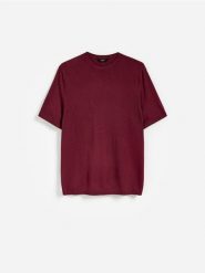 Sweter z krótkim rękawem - bordowy. Czerwone swetry męskie Reserved, l, bez wzorów, z dzianiny, bez kołnierzyka, bez ramiączek. Za 99.99 zł.