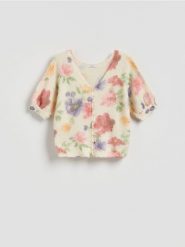 Sweter z ozdobnymi guzikami - wielobarwny. Swetry nierozpinane damskie Reserved, l, bez wzorów, z dzianiny, bez kołnierzyka, bez ramiączek. Za 149.99 zł.