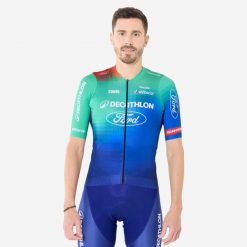Koszulka rowerowa MTB Decathlon Ford Racing Team Replica. Bluzy męskie TACTIC, m, bez wzorów, z meshu, sportowe, bez ramiączek, bez kaptura. W wyprzedaży za 209.99 zł.