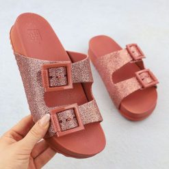 Klapki damskie z klamrami plażowe basenowe Zaxy RR285025. Klapki damskie Zaxy, bez wzorów, z gumy, bez obcasa, bez zapięcia. Za 135.00 zł.
