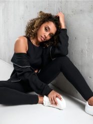Legginsy z wysokim stanem - czarny. Czarne legginsy damskie Sinsay, bez wzorów, z materiału. Za 12.99 zł.