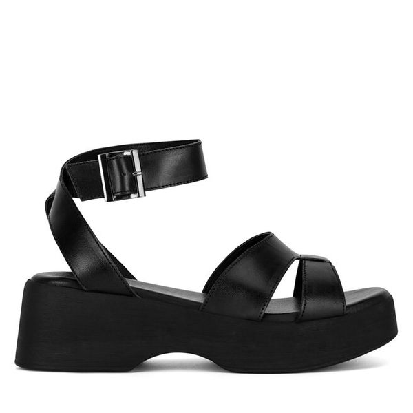 Sandały Lasocki. Czarne sandały damskie Lasocki, bez wzorów, bez obcasa, na koturnie, bez zapięcia. Za 159.99 zł.