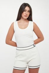 Top damski prążkowany SPORTALM. Topy damskie Sportalm, bez wzorów, prążkowane, bez kołnierzyka, bez ramiączek. Za 439.00 zł.