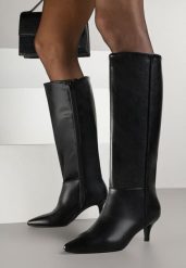 Czarne Eleganckie Kozaki na Kaczuszce z Noskiem w Szpic Alivitte. Czarne kozaki damskie Born2be, bez wzorów, bez obcasa, na obcasie, bez zapięcia. Za 149.99 zł.