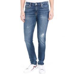 Calvin Klein 011 Dżinsy Niebieski. Niebieskie jeansy damskie Calvin Klein, bez wzorów, z bawełny. Za 654.95 zł.