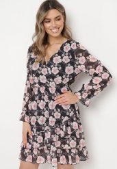 Czarna Sukienka w Kwiaty z Trójkątnym Dekoltem Marnlla. Czarne sukienki damskie Born2be, bez wzorów, klasyczne, bez kołnierzyka, bez ramiączek, mini. Za 109.99 zł.