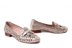 BOCCATO 010.1700 26T KHV złoty, półbuty damskie. Żółte półbuty damskie Boccato, na lato, w ażurowe wzory, ze skóry, bez obcasa, na obcasie, bez zapięcia. Za 329.90 zł.