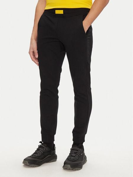 Parajumpers Spodnie dresowe Collins 25SMPMPAXF03 Czarny Slim Fit. Czarne spodnie sportowe męskie Parajumpers, m, bez wzorów, z bawełny. Za 449.99 zł.