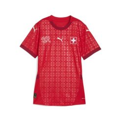 Damska koszulka domowa kobiecej reprezentacji Szwajcarii Team 2025 PUMA. Czerwone bluzki damskie Puma, xs, bez wzorów, sportowe, bez kołnierzyka, bez ramiączek. Za 419.00 zł.