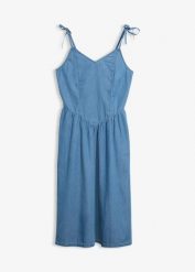 Sukienka jeansowa. Niebieskie sukienki damskie bonprix, bez wzorów, z denimu, bez kołnierzyka, bez ramiączek. Za 99.99 zł.