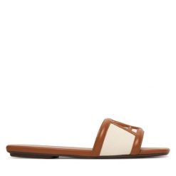 Klapki Armani Exchange. Brązowe klapki damskie Armani Exchange, bez wzorów, bez obcasa, bez zapięcia. Za 599.99 zł.