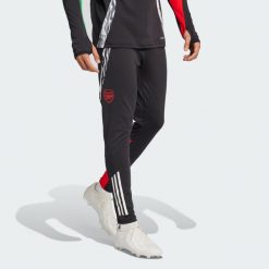 Spodnie Arsenal Tiro 24 Training. Czarne spodnie sportowe męskie Adidas, l, bez wzorów, z dresówki, do piłki nożnej. Za 299.00 zł.