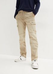 Dżinsy bojówki z elastycznego materiału, regular fit, straight. Brązowe jeansy męskie bonprix, z jeansu. Za 99.99 zł.