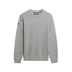 Lekki bawełniany sweter z teksturą Superdry. Szare swetry męskie Superdry, na zimę, m, bez wzorów, z bawełny, bez kołnierzyka, bez ramiączek. Za 349.55 zł.