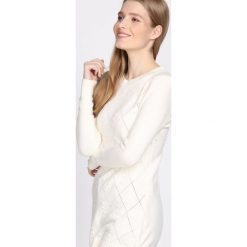 Kremowy Sweter Here Till Sunday. Brązowe swetry nierozpinane damskie Born2be, l, bez wzorów, bez kołnierzyka, bez ramiączek. Za 59.99 zł.