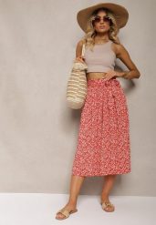 Czerwone Plisowane Spodnie Szwedy High Waist z Materiałowym Paskiem i Gumką w Talii Isefia. Czerwone spodnie materiałowe damskie Renee, bez wzorów, z jeansu, eleganckie, z podwyższonym stanem. Za 39.99 zł.
