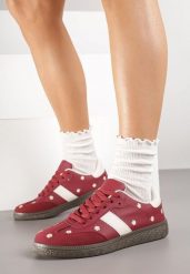 Bordowe Sneakersy Typu Tenisówki z Kwiatkami Reisare. Czerwone trampki i tenisówki damskie Born2be, bez wzorów, z jeansu, bez zapięcia. Za 89.99 zł.