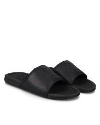 Sandały DC Shoes czarno-białe wygodne. Czarne sandały męskie DC Shoes, na lato, bez wzorów, z materiału, bez zapięcia. Za 119.99 zł.