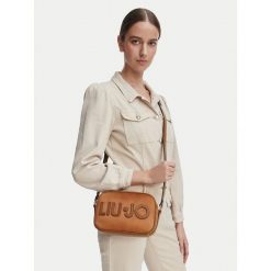 Torebka Liu Jo. Brązowe listonoszki damskie Liu Jo, bez wzorów, bez dodatków. Za 499.99 zł.