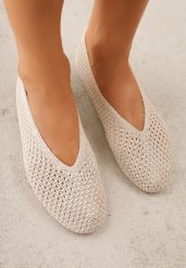 Beżowe Szydełkowe Balerinki VICES z Plecionki Wolfs. Brązowe balerinki damskie Born2be, bez wzorów, z jeansu, eleganckie, bez obcasa, bez zapięcia. Za 99.99 zł.