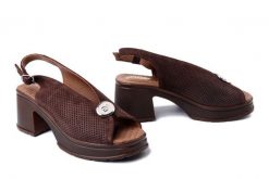 BOMBONELLA 116.E4053 S43 T KHV brązowy, sandały damskie. Brązowe sandały damskie Bombonella, bez wzorów, ze skóry, bez obcasa, na obcasie, bez zapięcia. Za 250.67 zł.