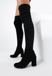 Czarne Kozaki Brace Yourself. Czarne kozaki damskie Born2be, bez wzorów, z dzianiny, z okrągłym noskiem, za kolano, bez obcasa, na obcasie, bez zapięcia. Za 149.99 zł.