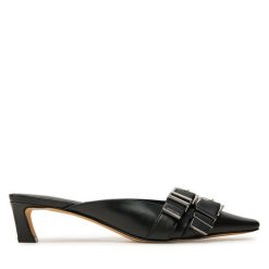 Klapki MICHAEL Michael Kors. Czarne klapki damskie MICHAEL Michael Kors, bez wzorów, bez obcasa, bez zapięcia. Za 879.99 zł.