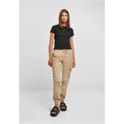 Koszulka polo damska duże rozmiary Urban Classics Rib. Czarne bluzki damskie Urban Classics, bez wzorów, z bawełny, bez kołnierzyka, bez ramiączek. Za 183.50 zł.