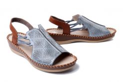RIEKER 61359-14 blue, sandały damskie. Niebieskie sandały damskie Rieker, w ażurowe wzory, bez obcasa, bez zapięcia. Za 247.92 zł.