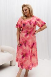 Elegancka sukienka Lori koralowo-różowa w duże kwiaty na wesele PLUS SIZE XXL OVERSIZE WIOSNA. Czerwone sukienki damskie Moda Size Plus Iwanek, do pracy, na lato, plus size, bez wzorów, z elastanu, biznesowe, bez kołnierzyka, plus size, bez ramiączek, midi, dopasowane. Za 299.90 zł.