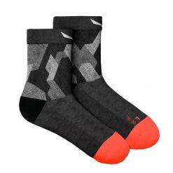 Krótkie skarpety damskie Salewa Pedroc Camo. Czarne skarpetki damskie Salewa, bez wzorów, z dzianiny. Za 181.50 zł.