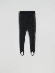 Błyszczące legginsy z rozcięciami - czarny. Czarne legginsy damskie Reserved, bez wzorów, z dzianiny. W wyprzedaży za 49.99 zł.