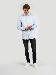 Tommy Jeans Koszula Slim Fit | TT0TT06149 | Mężczyzna | Biały, Niebieski. Białe koszule męskie Tommy Hilfiger, m, bez wzorów, z bawełny, bez kołnierzyka, bez ramiączek. W wyprzedaży za 239.00 zł.