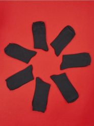 Skarpetki 7 pack - czarny. Czarne skarpety męskie Sinsay, bez wzorów. W wyprzedaży za 7.99 zł.