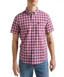 LEE BUTTON DOWN SS MĘSKA KOSZULA W KRATĘ REAL RED L886OFUI 112145649. Czerwone koszule męskie Lee, l, bez wzorów, z jeansu, bez kołnierzyka, bez ramiączek. Za 119.99 zł.
