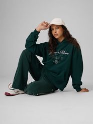 4F Bluza dresowa loose z kapturem damska - zielona S. Zielone bluzy damskie 4F, l, bez wzorów, z dresówki, sportowe, bez ramiączek, z kapturem. Za 169.99 zł.