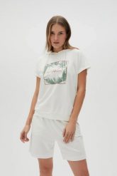Bluza z kapturem i krótkimi rękawami biała. Białe bluzy damskie MOODO, l, bez wzorów, z bawełny, bez ramiączek, z kapturem. Za 89.99 zł.